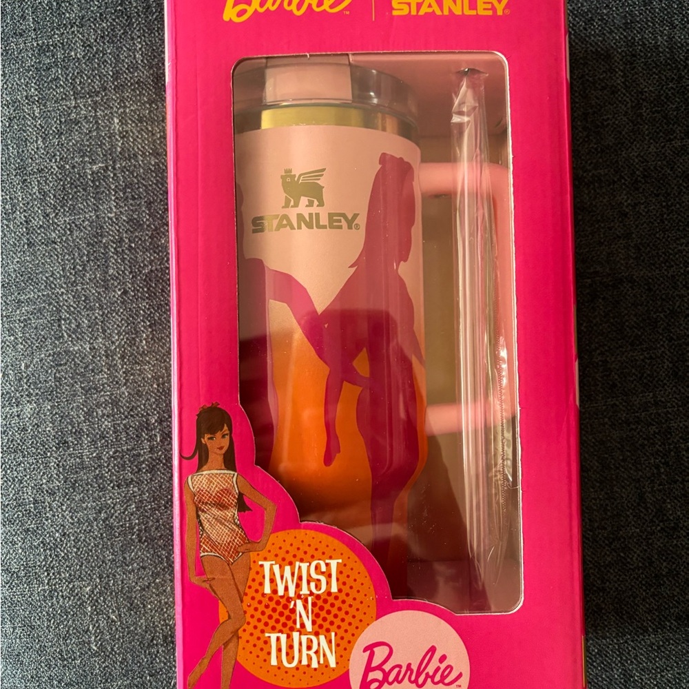 Stanley X Barbie Twist ‘N Turn FLOWSTATE H2.0 40 oz Pink Tumbler BNIB - Picture 4 of 15